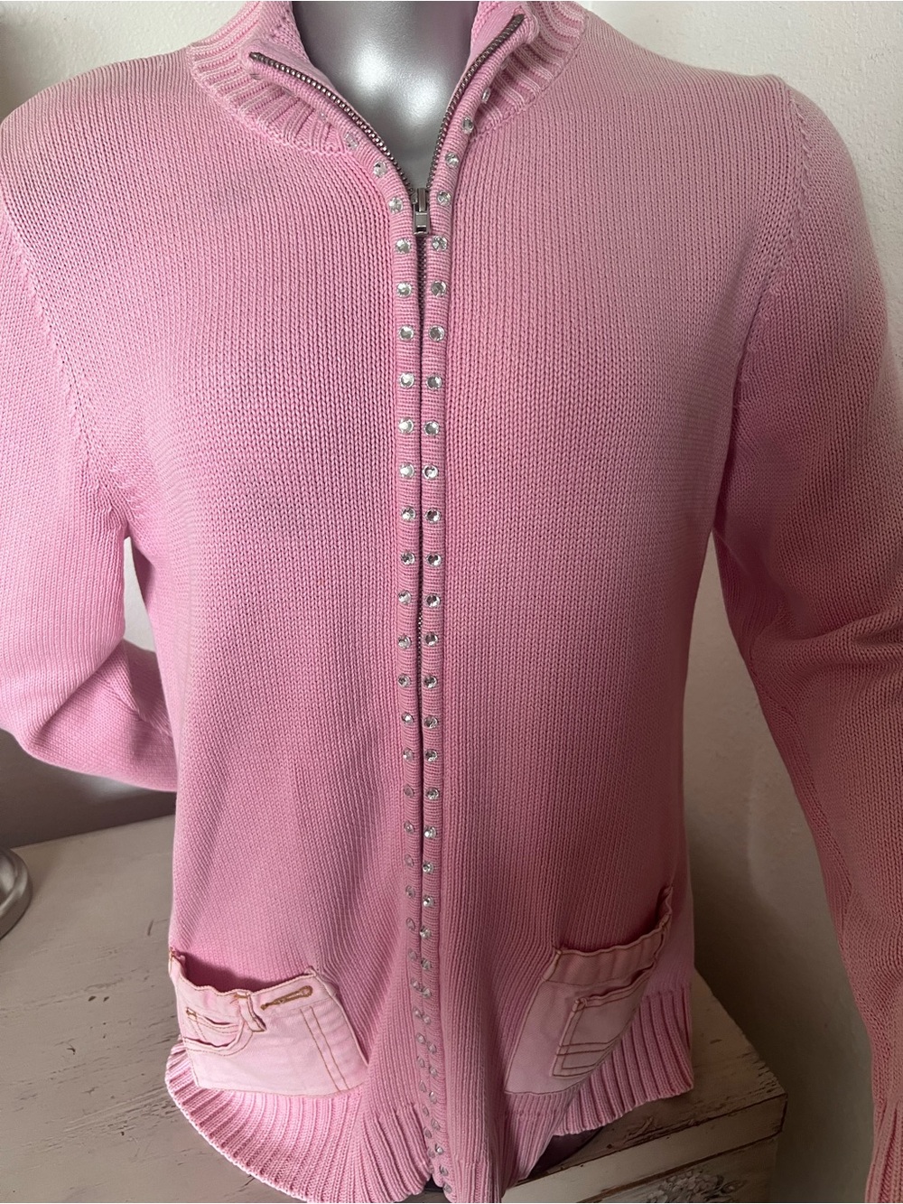 Quacker Factory pink rhinestone & denim zip up cardigan size Medium